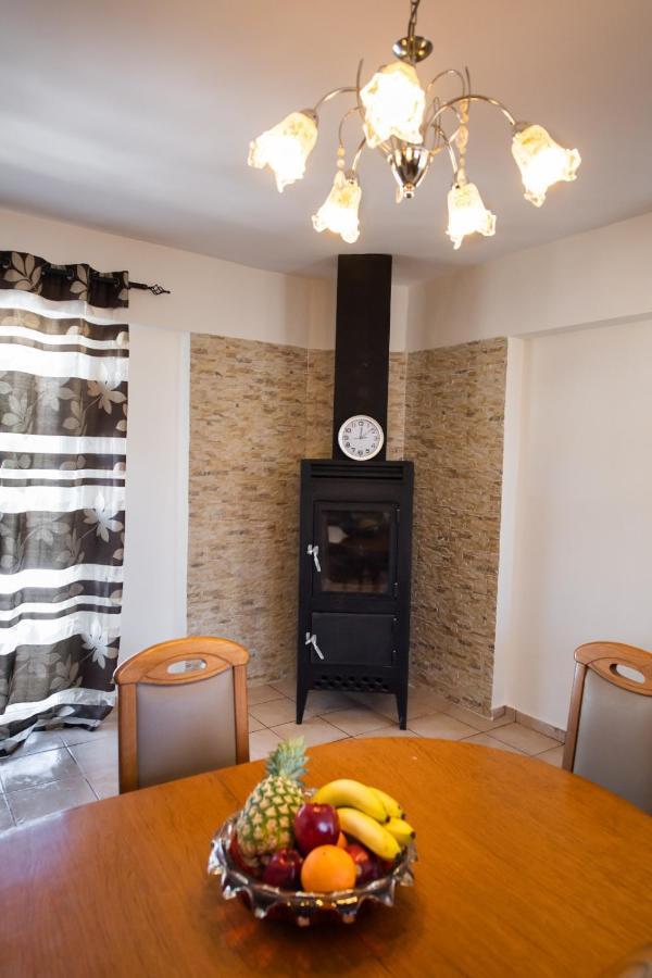 Irinis House Villa Komilion ภายนอก รูปภาพ